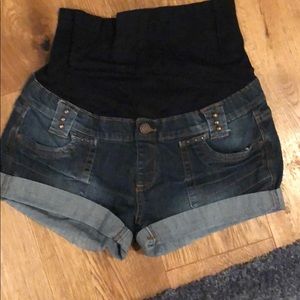 Maternity shorts